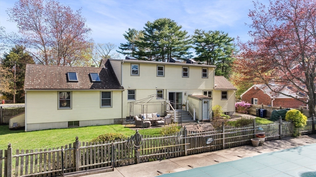 7 Patti Rd, Beverly, MA Photo #2