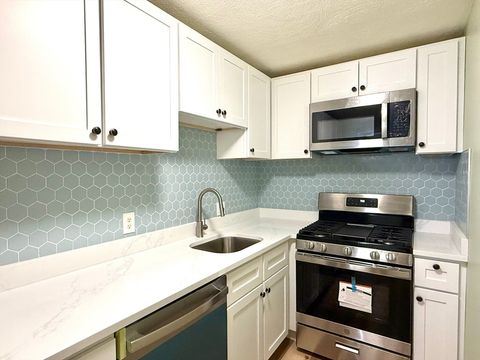 Photo of 9 Kenmar Dr #14, Billerica, MA 01821 (MLS # 73522746)