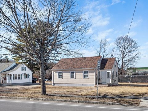135 Mendon St Hopedale MA 01747
