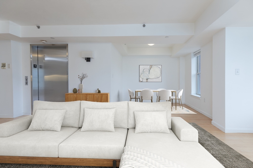 910 Beacon St 4