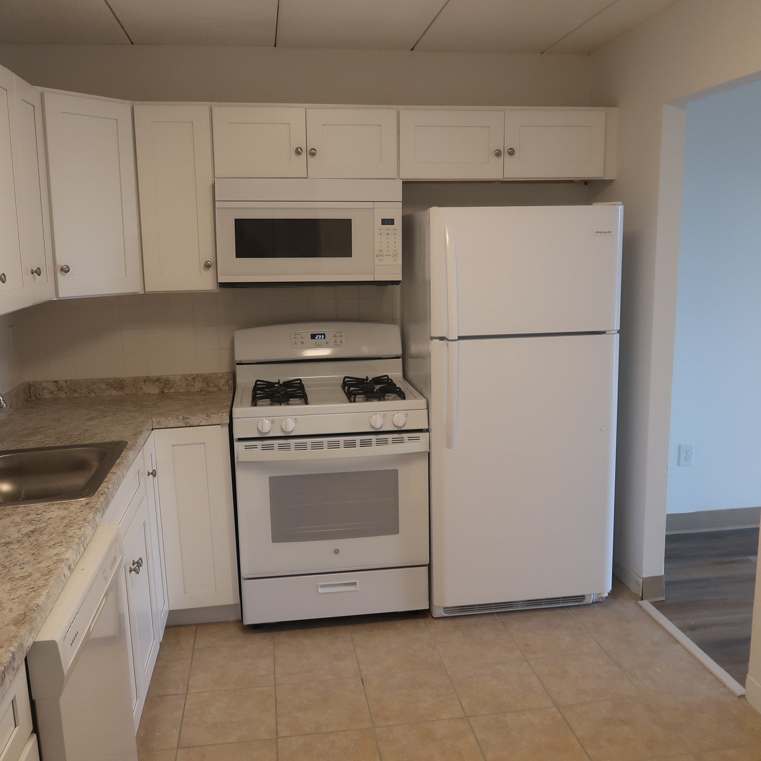 1 Pond ST #4F, Winthrop, MA, 1 Pond ST #4F, Winthrop, MA Photo #2