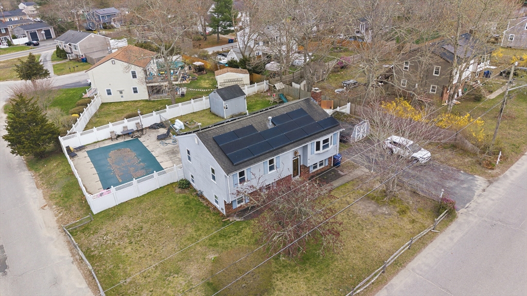51 Hideaway Ln