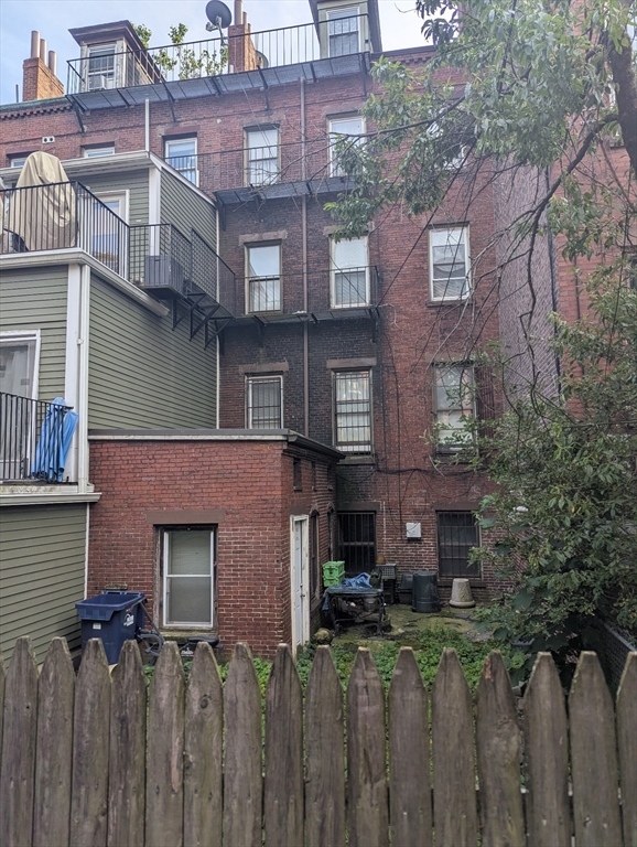239 Northampton St