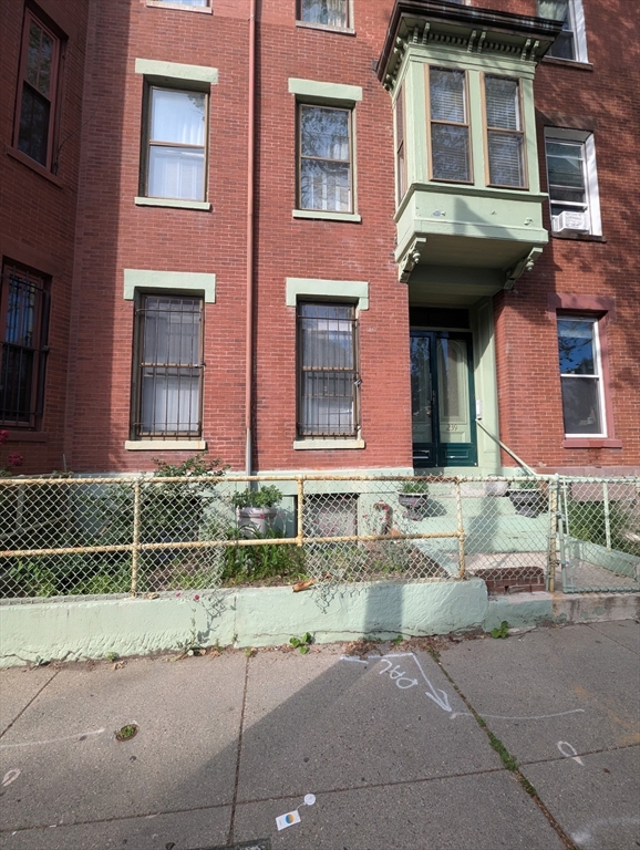 239 Northampton St