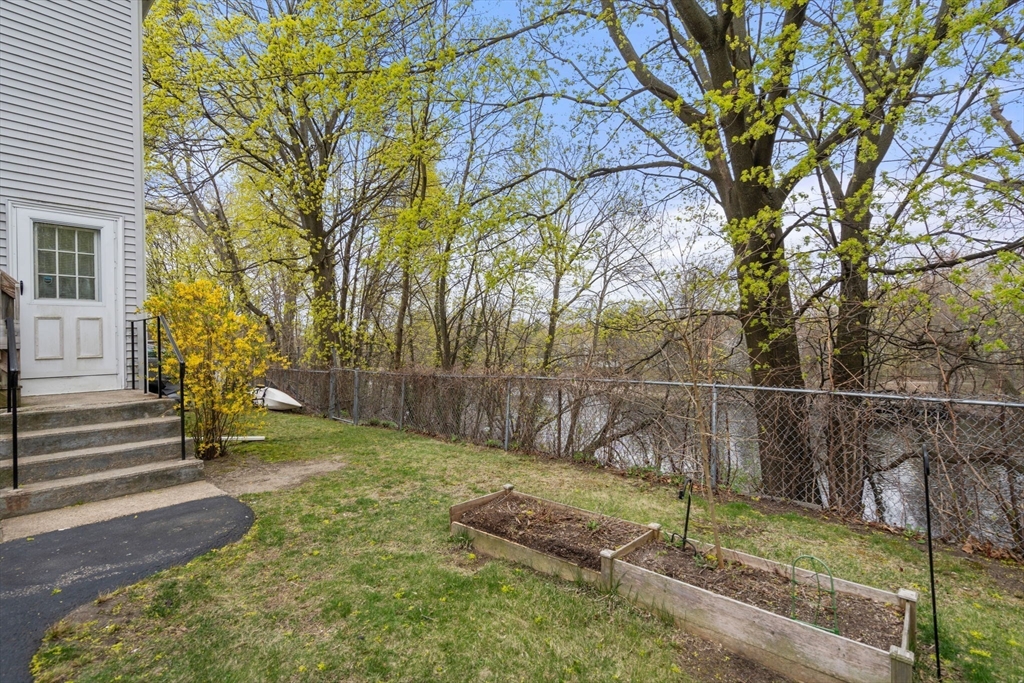 232 River St 1