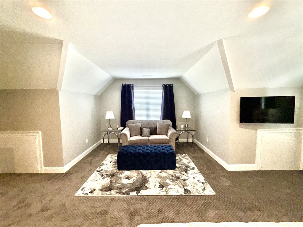 9 Peters Way