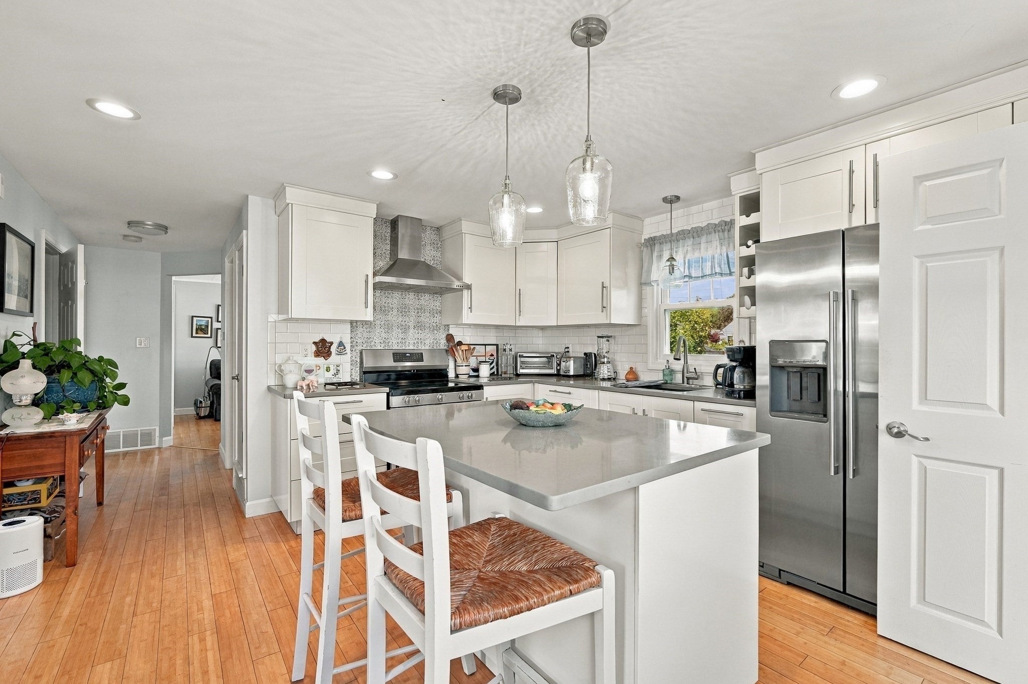 25 Bellevue St, New Bedford, MA, 25 Bellevue St, New Bedford, MA Photo #4