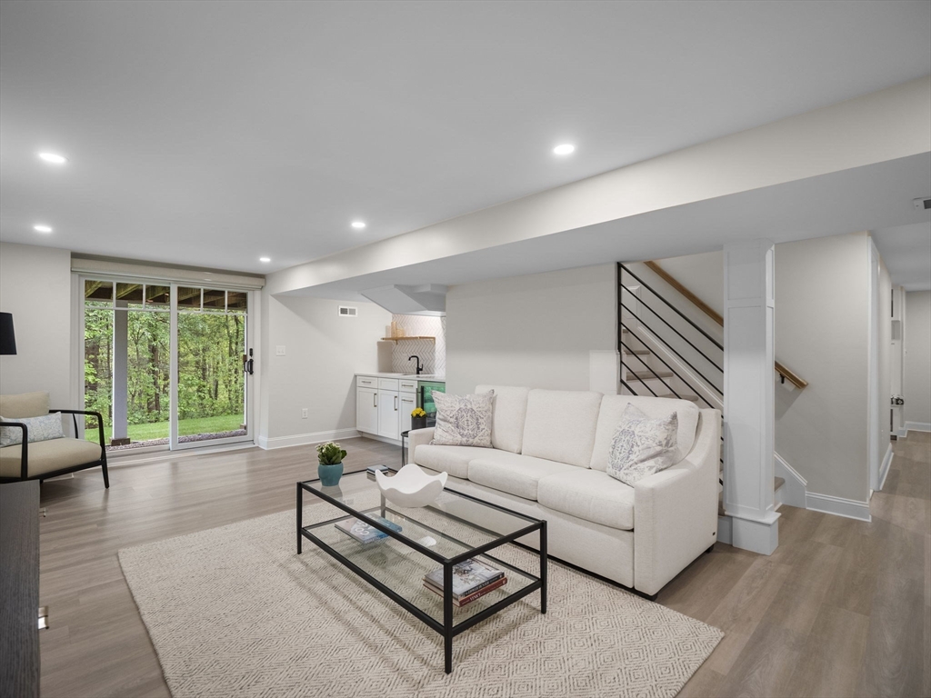 22 Windemere Dr