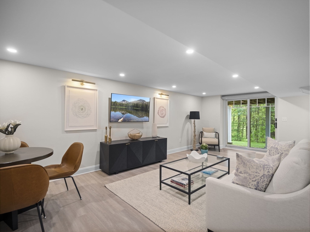 22 Windemere Dr
