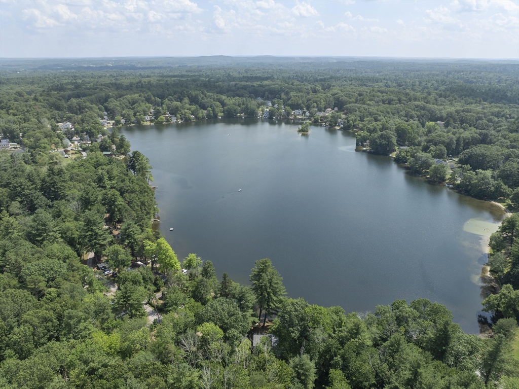 Methuen, Massachusetts 01844, United States, 3 Bedrooms Bedrooms, ,2 BathroomsBathrooms,Residential,Contingent,172184