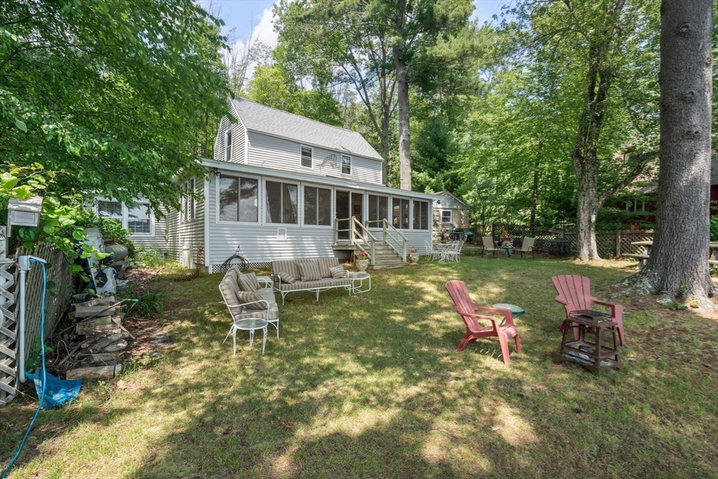 Methuen, Massachusetts 01844, United States, 3 Bedrooms Bedrooms, ,2 BathroomsBathrooms,Residential,Contingent,172184