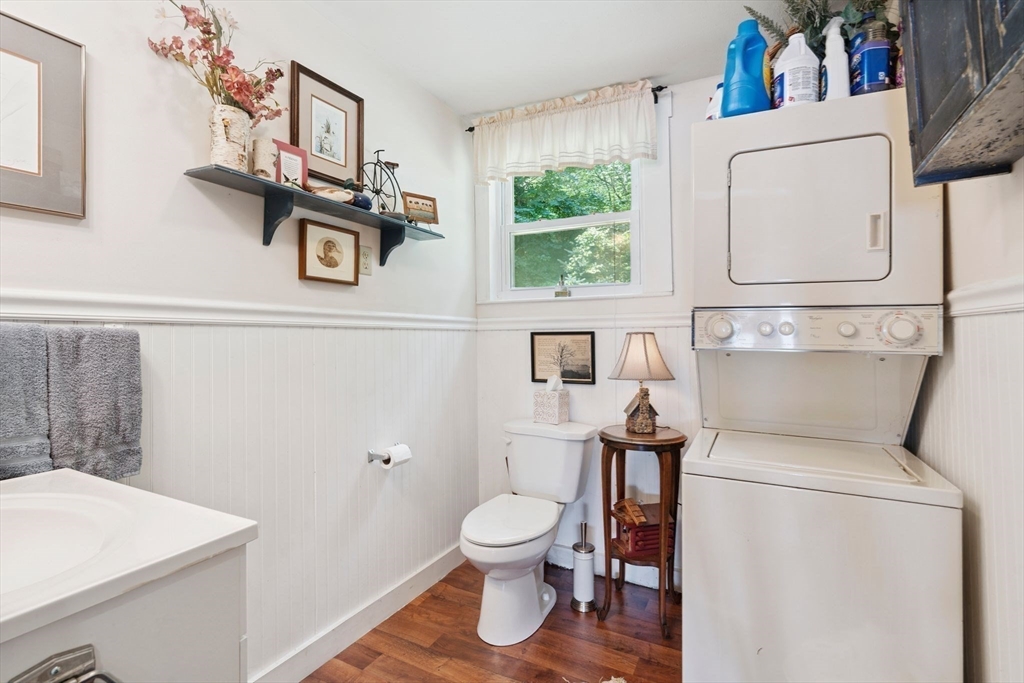 Methuen, Massachusetts 01844, United States, 3 Bedrooms Bedrooms, ,2 BathroomsBathrooms,Residential,Contingent,172184