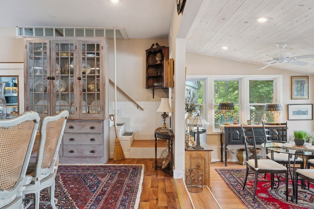 Methuen, Massachusetts 01844, United States, 3 Bedrooms Bedrooms, ,2 BathroomsBathrooms,Residential,Contingent,172184