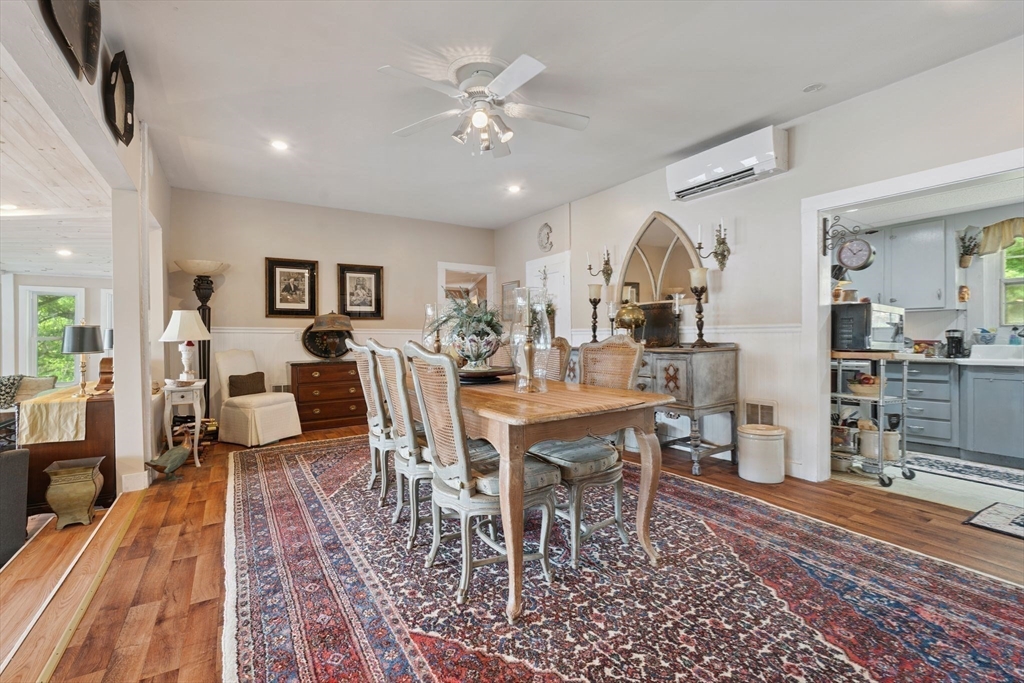 Methuen, Massachusetts 01844, United States, 3 Bedrooms Bedrooms, ,2 BathroomsBathrooms,Residential,Contingent,172184