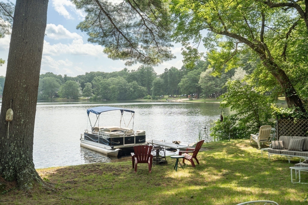 Methuen, Massachusetts 01844, United States, 3 Bedrooms Bedrooms, ,2 BathroomsBathrooms,Residential,Contingent,172184