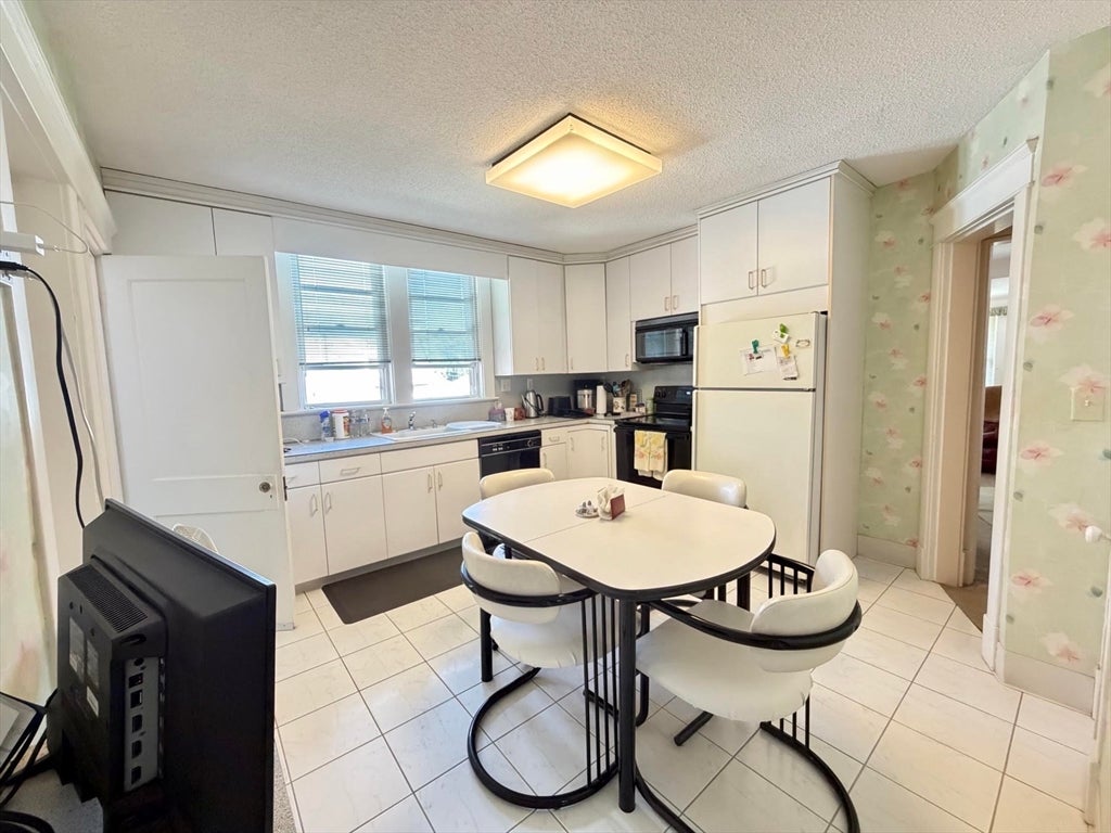 31 King St, Holyoke, MA, 31 King St, Holyoke, MA Photo #5