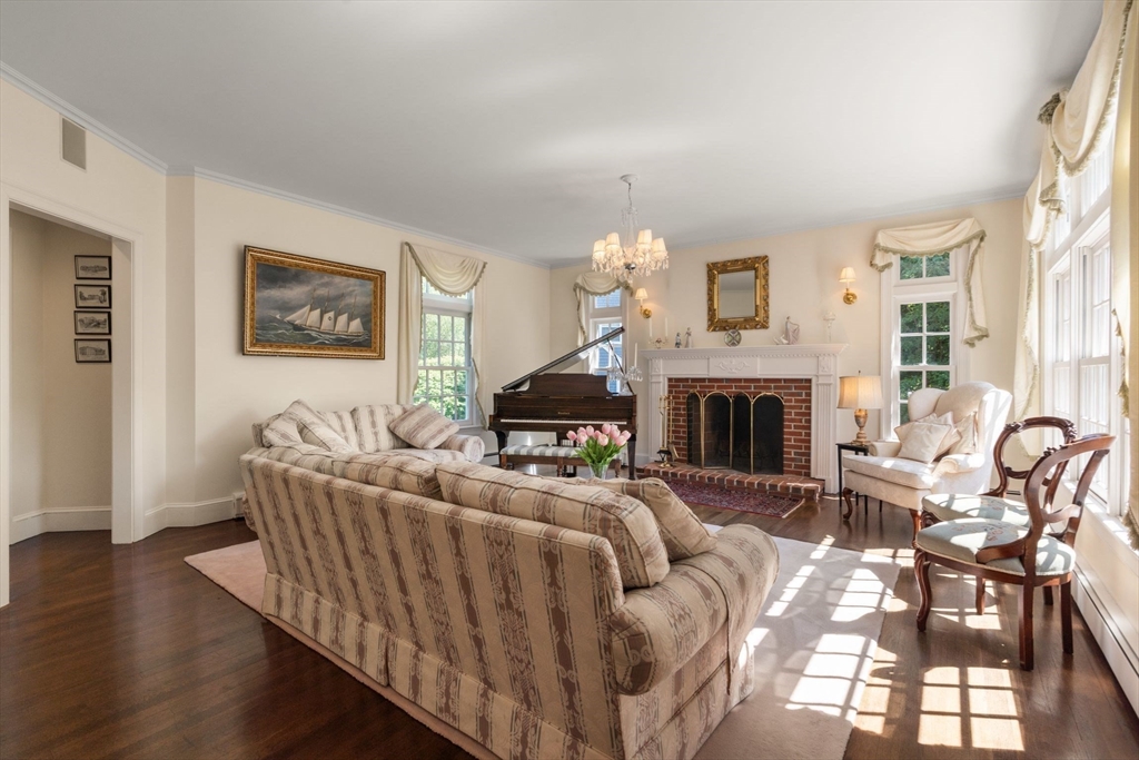16 Longmeadow Rd, Milton, MA, 16 Longmeadow Rd, Milton, MA Photo #4