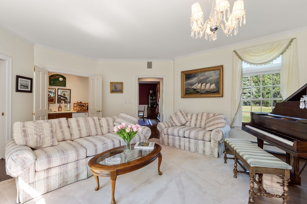 16 Longmeadow Rd, Milton, MA, 16 Longmeadow Rd, Milton, MA Photo #5