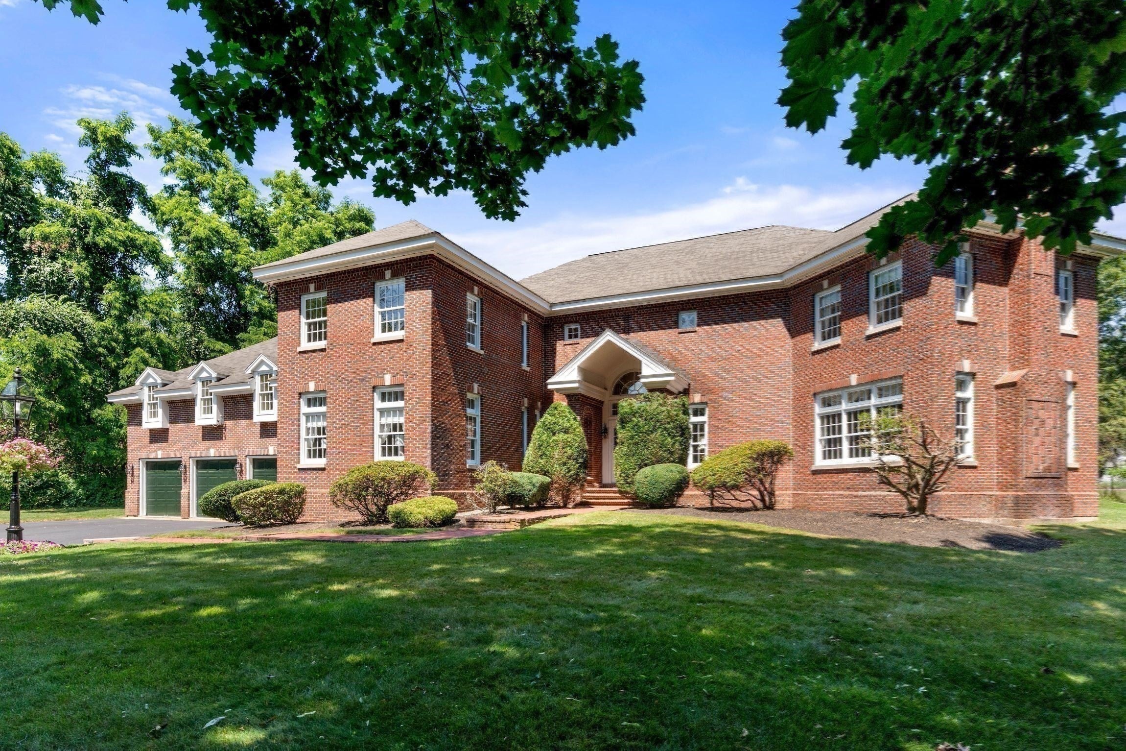 16 Longmeadow Rd, Milton MA 02186