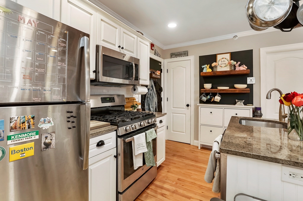 454 Hanover St 4