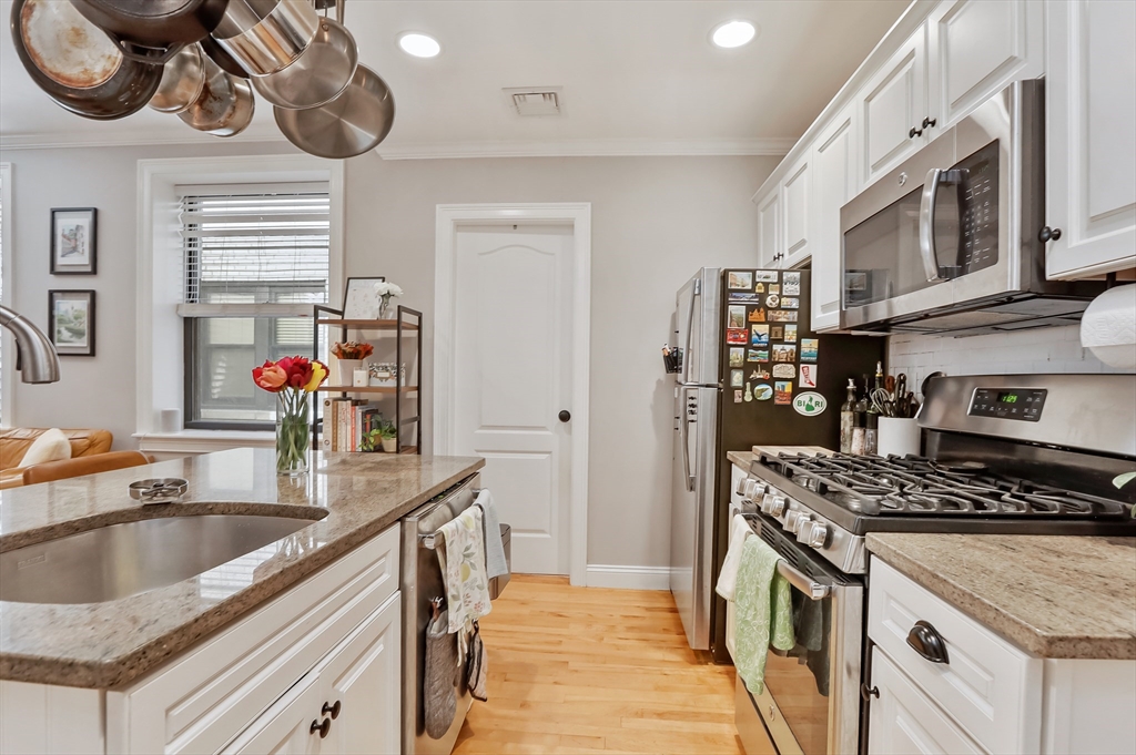 454 Hanover St 4