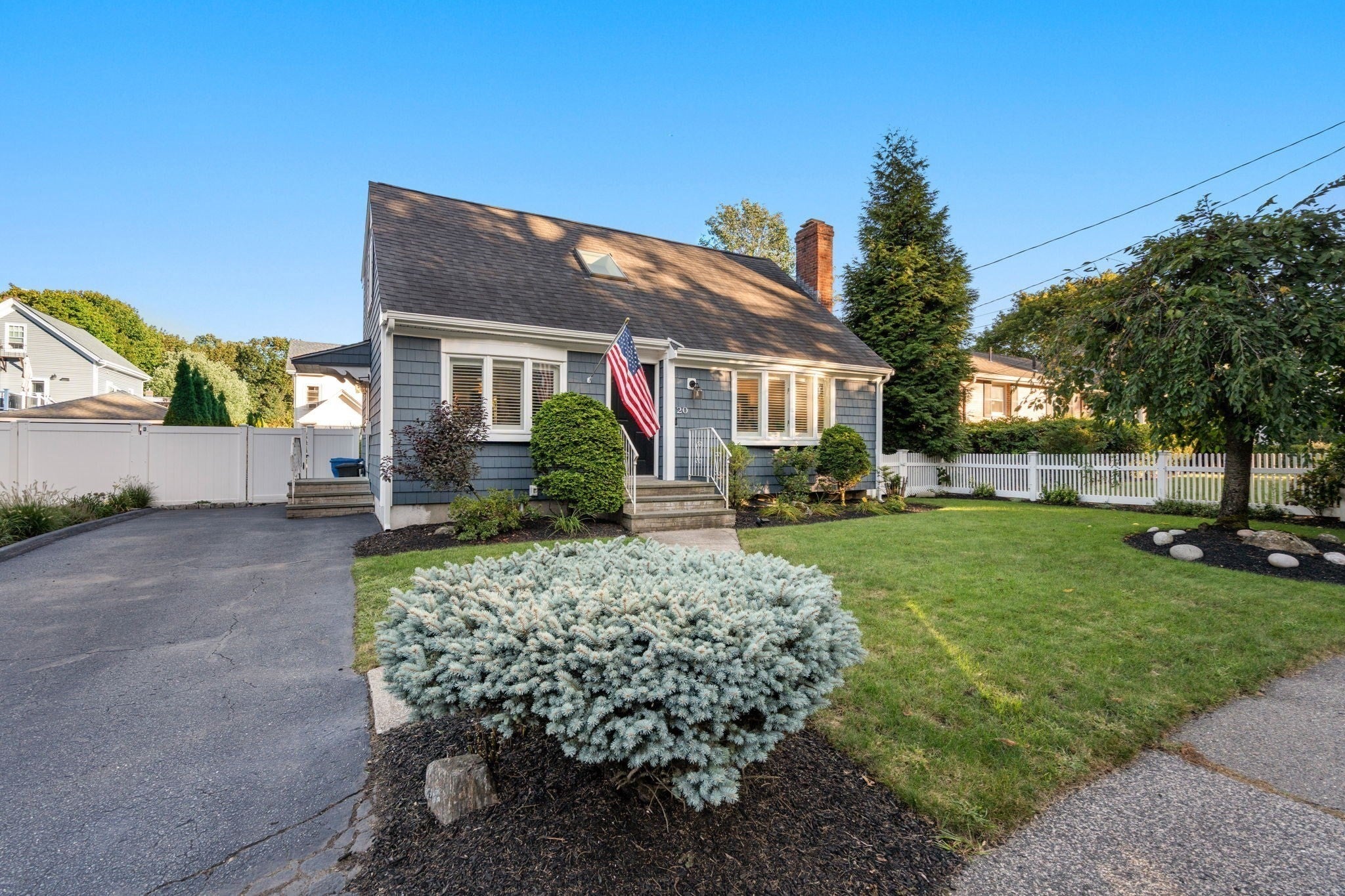 20 Albert St, Waltham, MA Photo #2