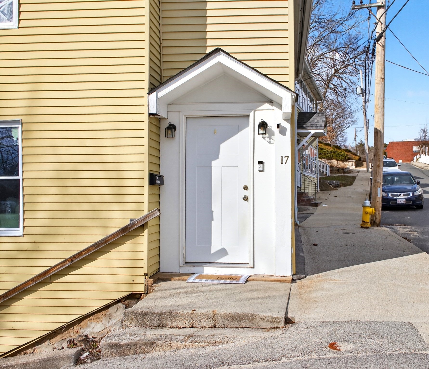 17 Moon St