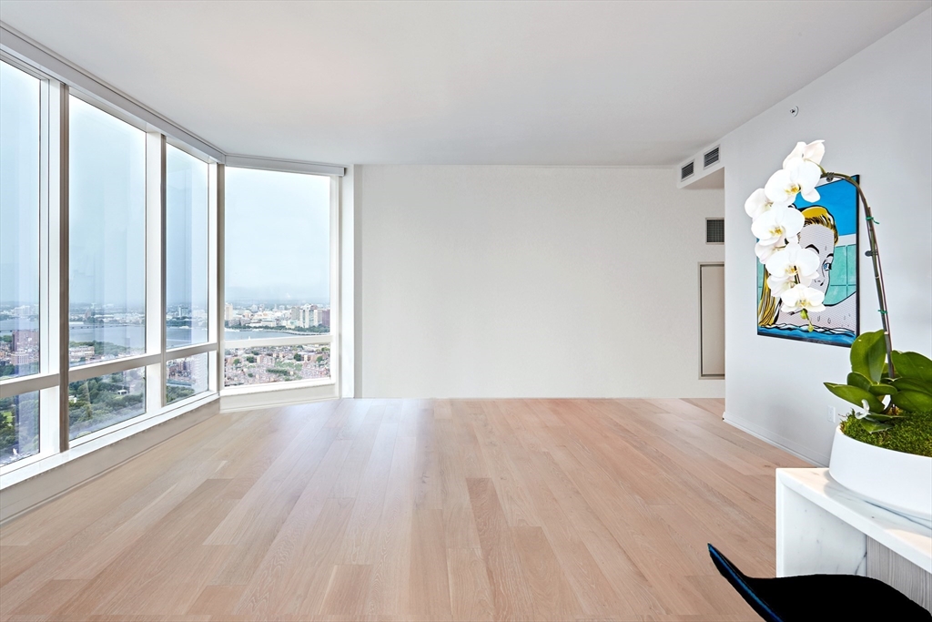 1 Franklin St 3910