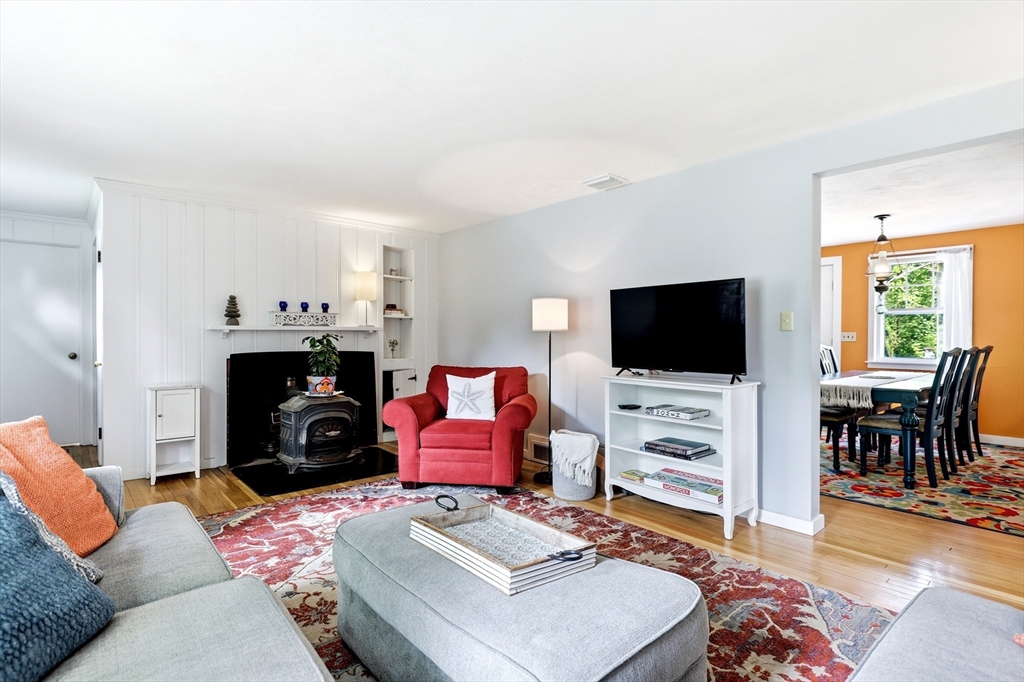 87 Harlow Dr, Amherst, MA Photo #11