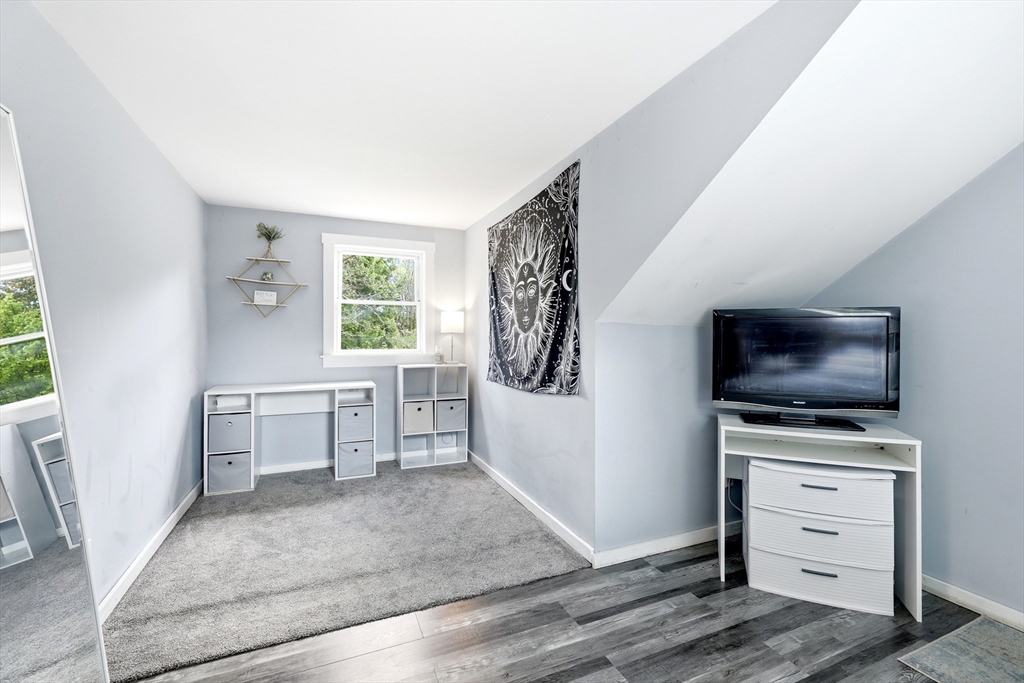 87 Harlow Dr, Amherst, MA Photo #23