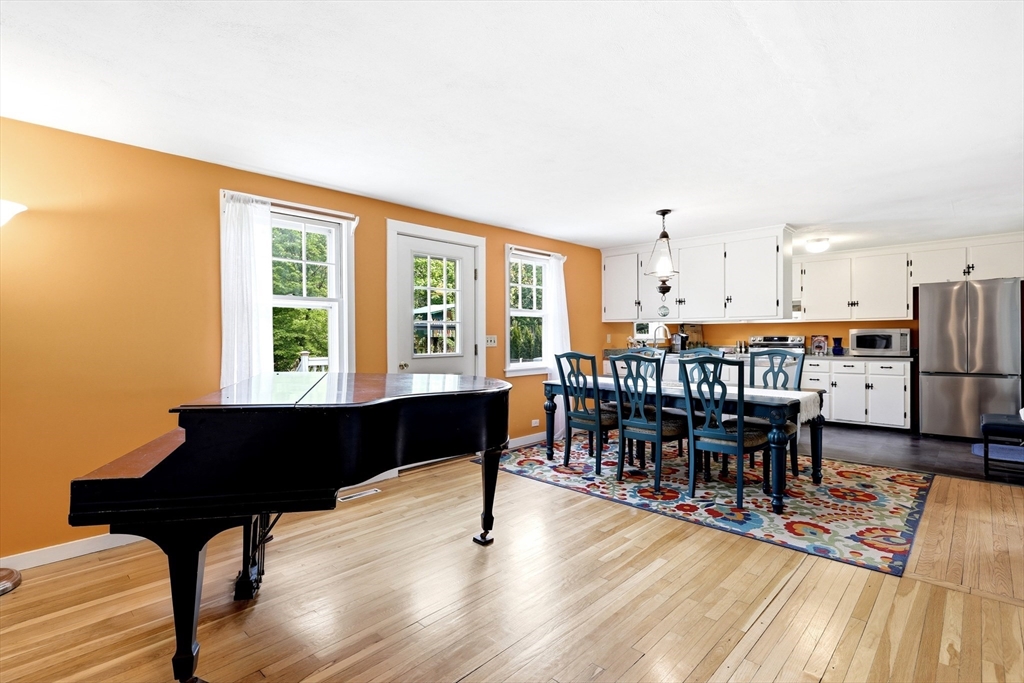 87 Harlow Dr, Amherst, MA Photo #8