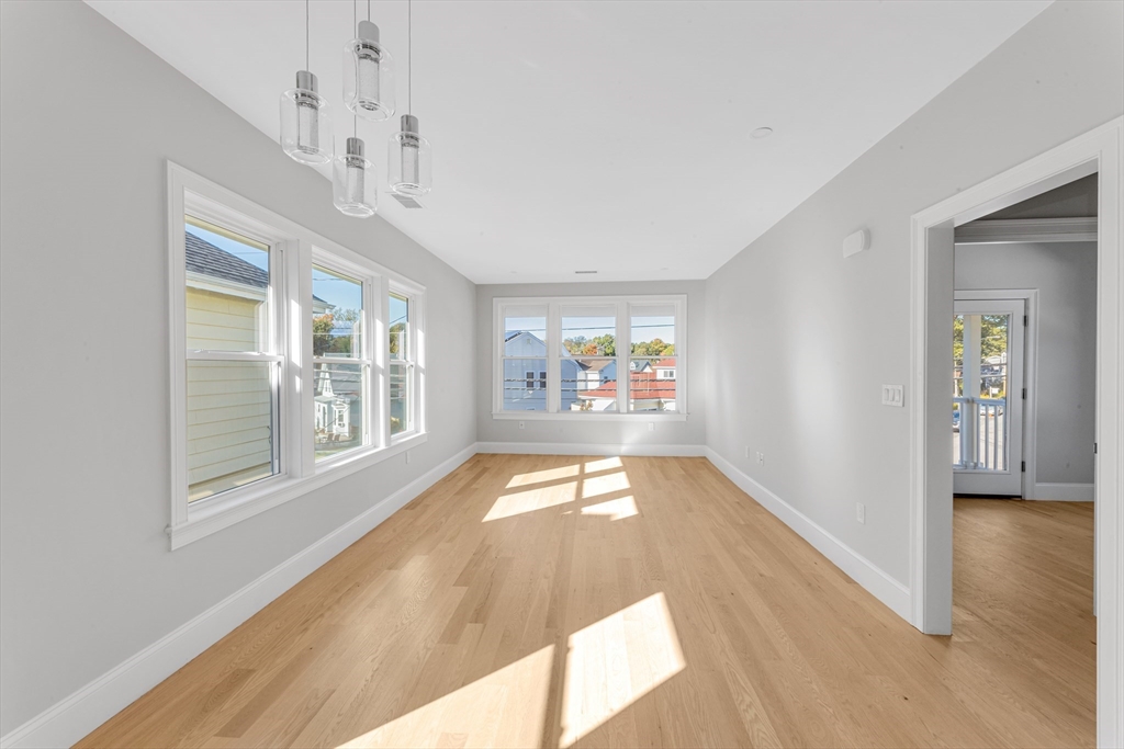 105 Neponset Ave 105