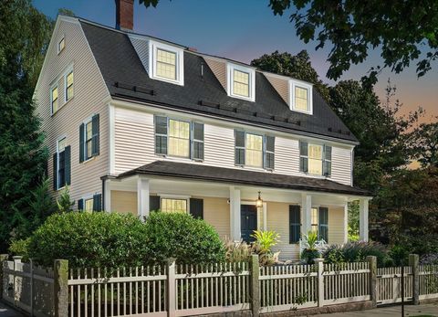 Photo of 10 Appleton Street, Cambridge, MA 02138 (MLS # 73329604)