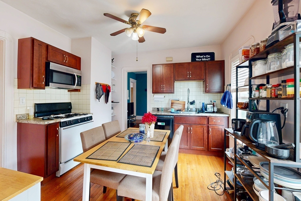 11 Endicott Ave