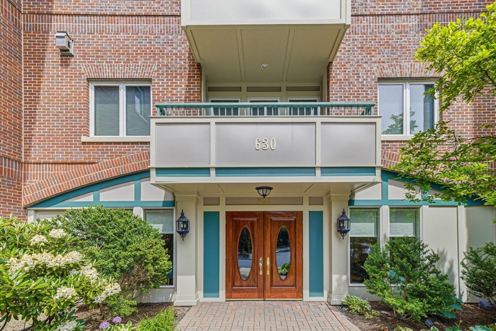 630 Hammond St 209