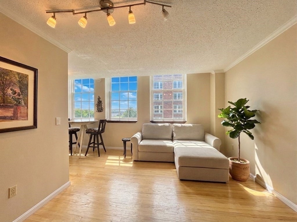 106 13th Street 330