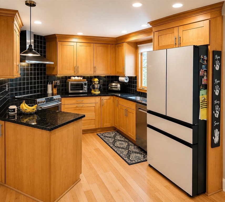 106 Annawan Rd, Newton, MA Photo #10