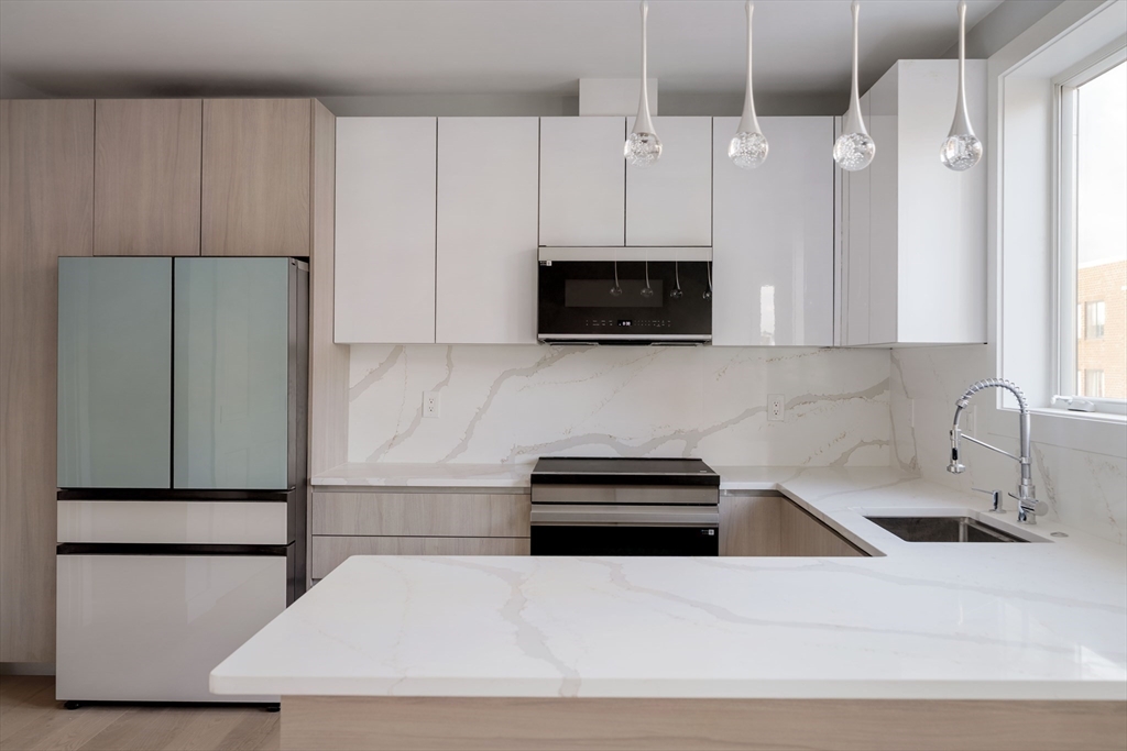 181 Maverick Street PH2