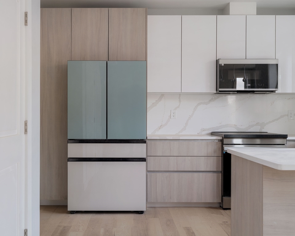 181 Maverick Street PH2