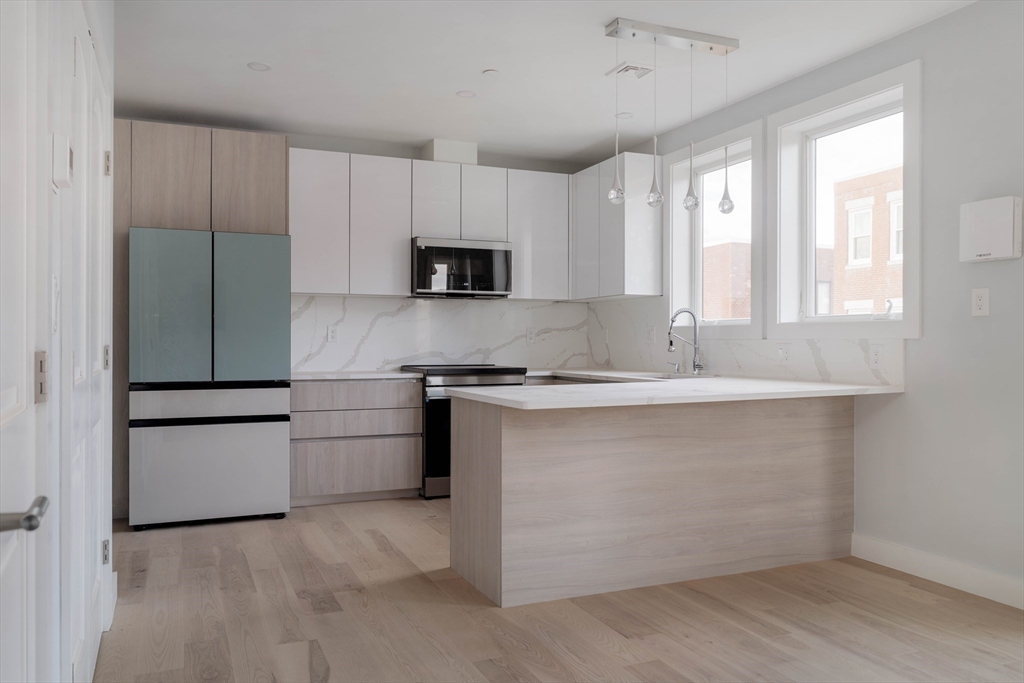 181 Maverick Street PH2