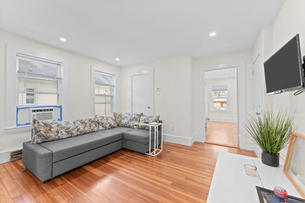 14 Glendale St 14