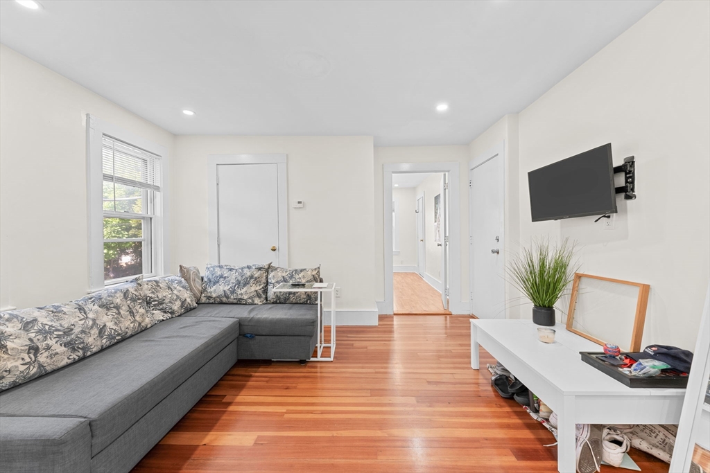 14 Glendale St 14