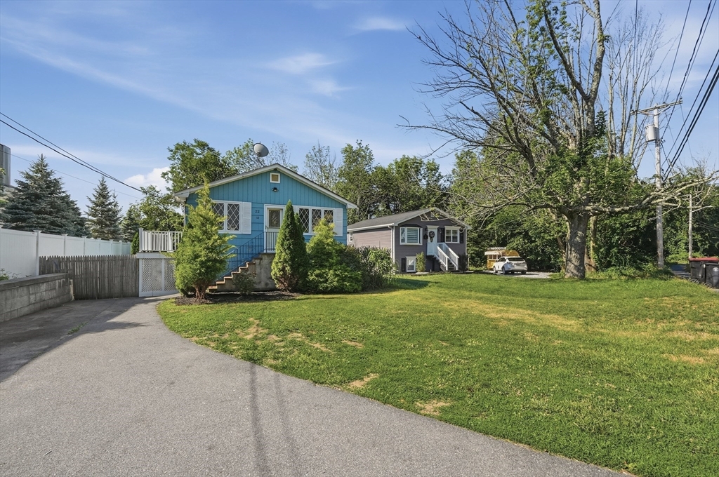 22 Hayward Ave