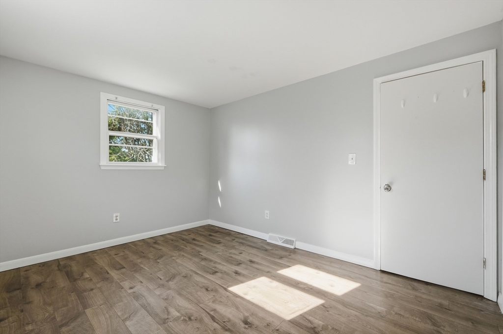 22 Hayward Ave