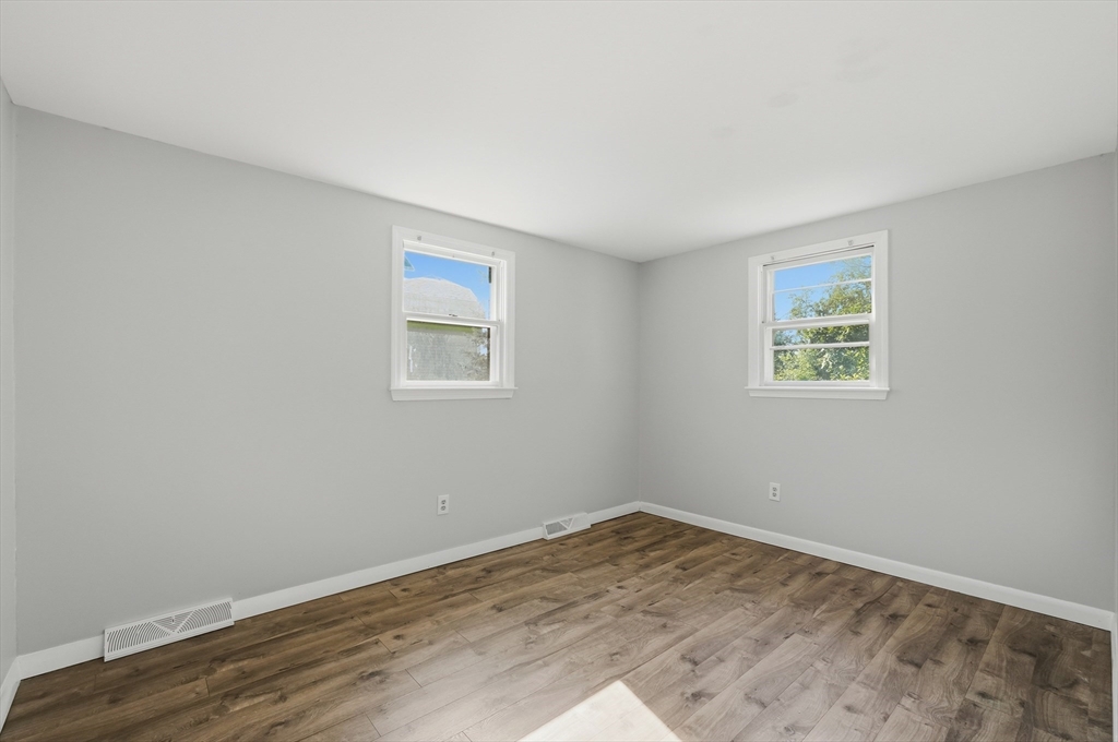 22 Hayward Ave