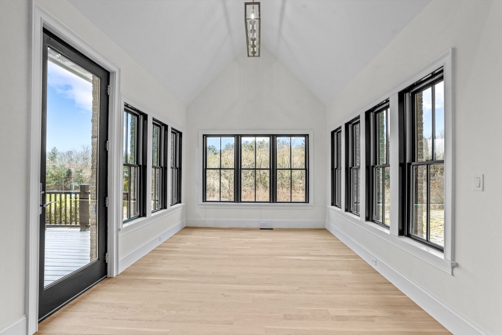 11 Ledge Hill Ln, Rehoboth, MA Photo #9