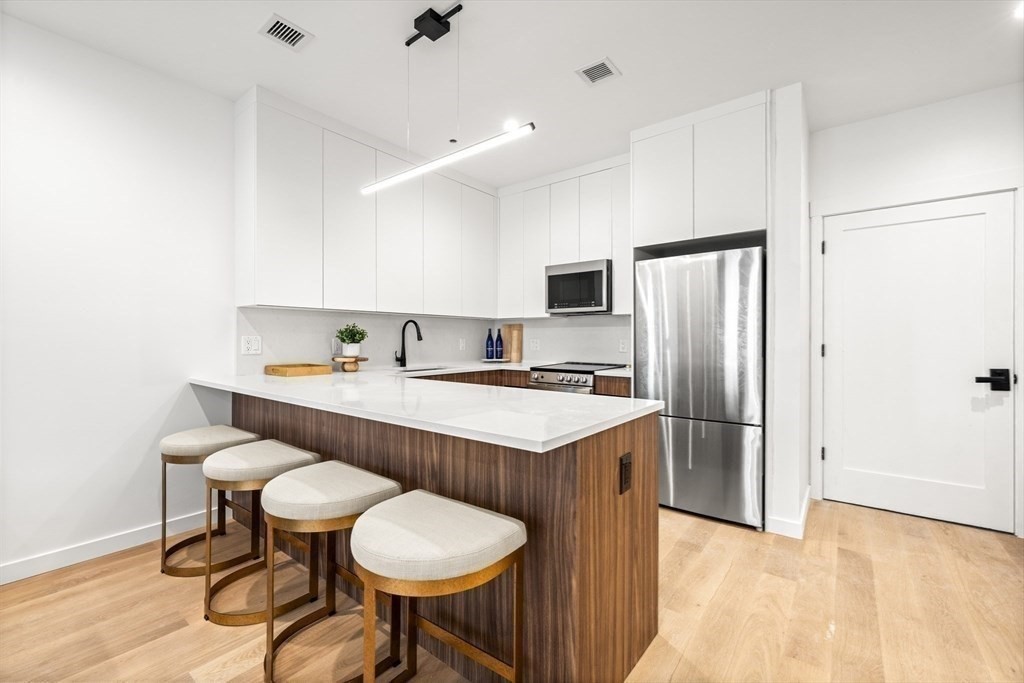 1395 Washington Street 207