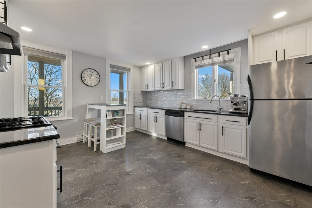 38 Rosemont St 3