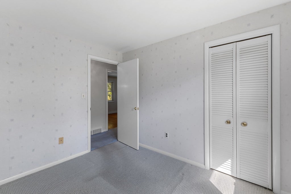 48 Washington St, Shrewsbury, MA Photo #16