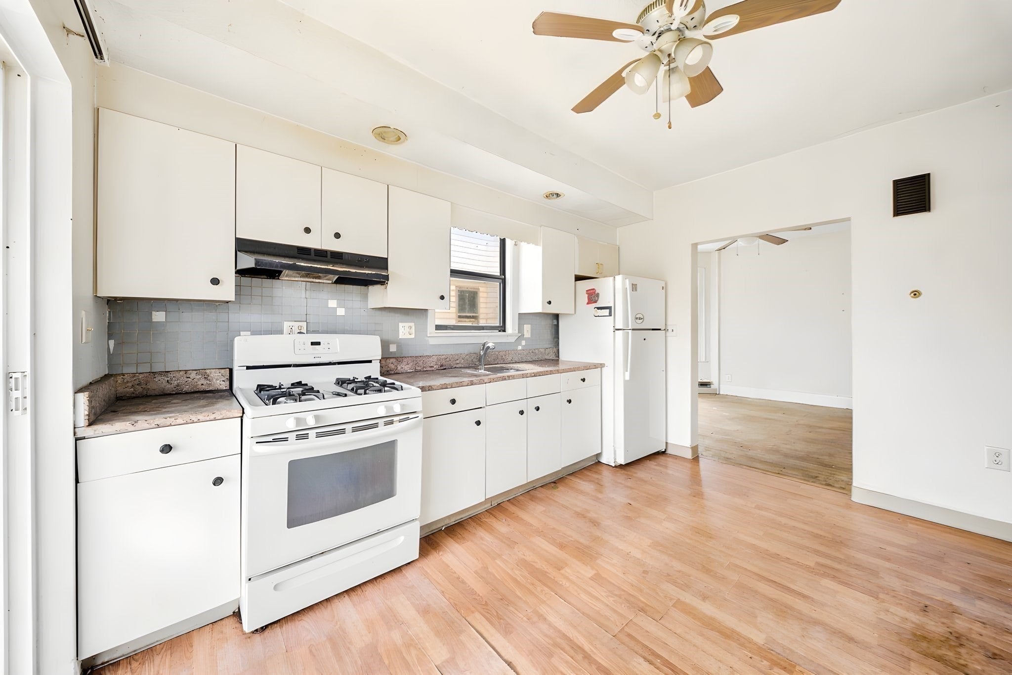 32 Irwin St, Winthrop, MA Photo #16